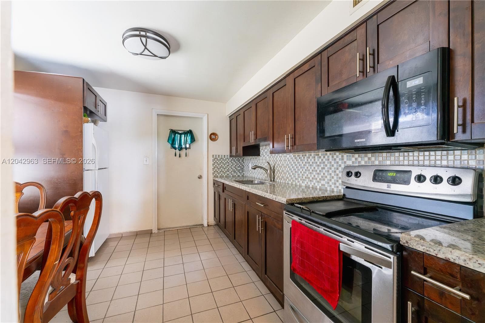 9265 SW 38th St, Miami FL 33165