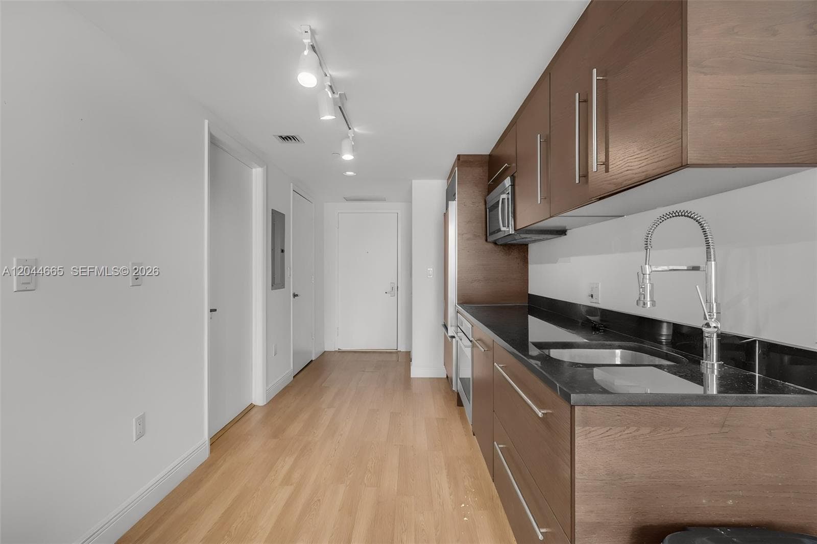 475 Brickell Ave # 2508, Miami FL 33131