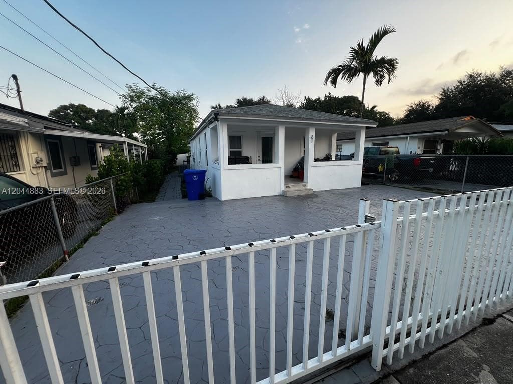 81 NW 44th St, Miami FL 33127
