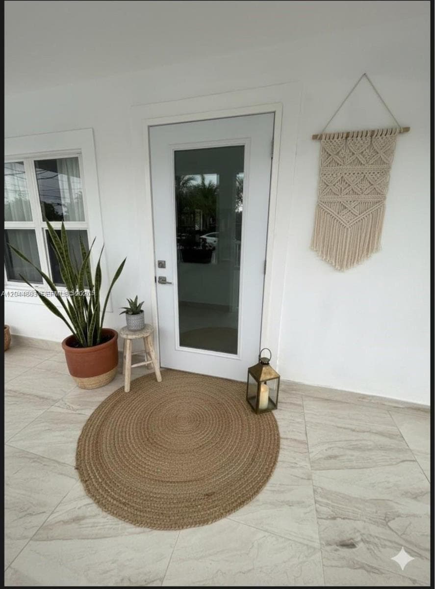 81 NW 44th St, Miami FL 33127