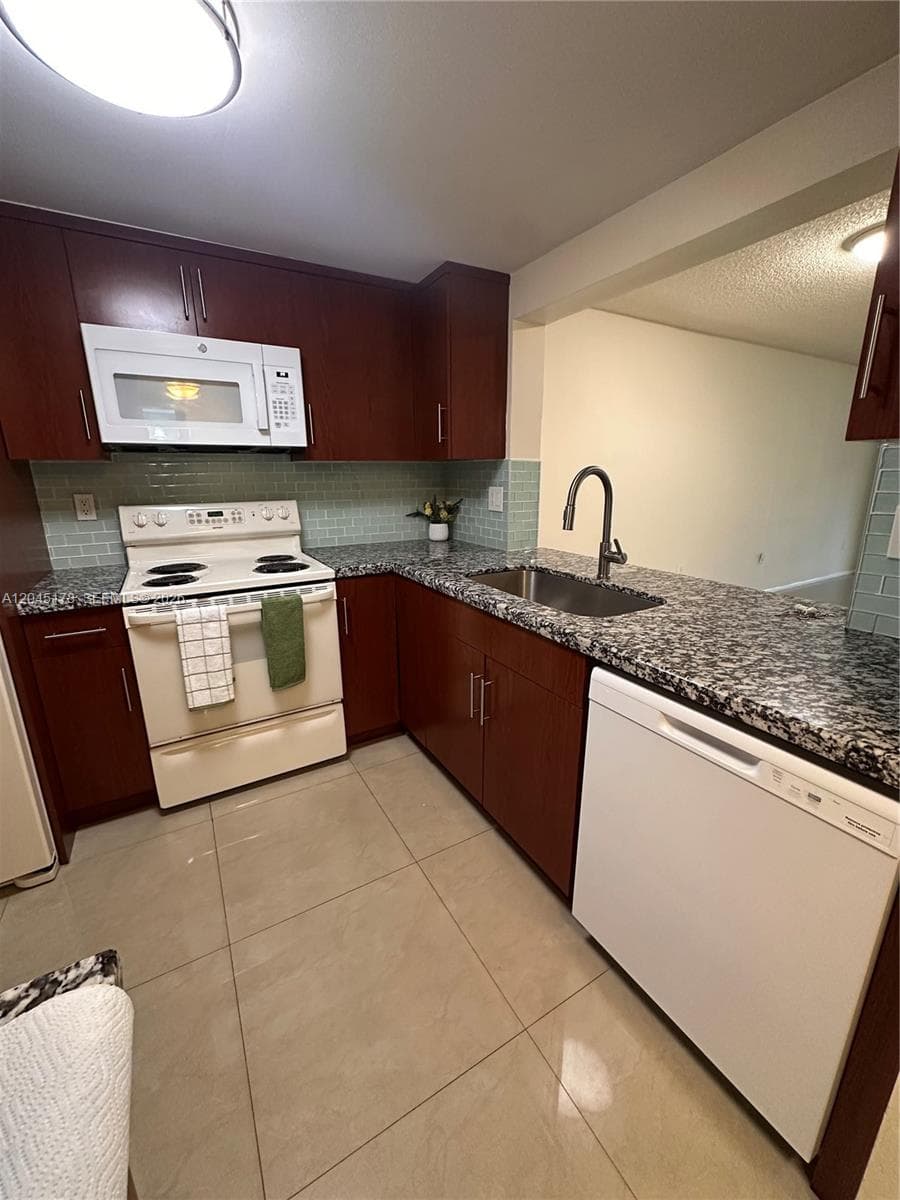 10845 SW 112th Ave # 211, Miami FL 33176