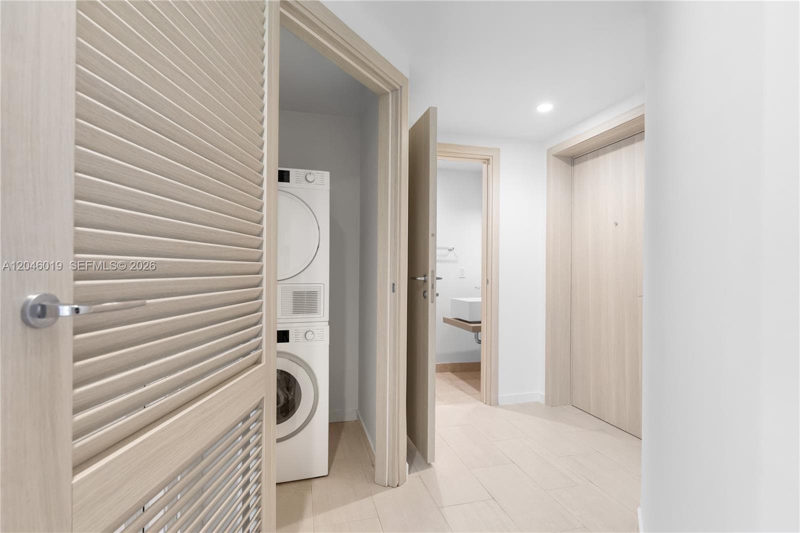 1000 Brickell Plz # 4015, Miami FL 33131