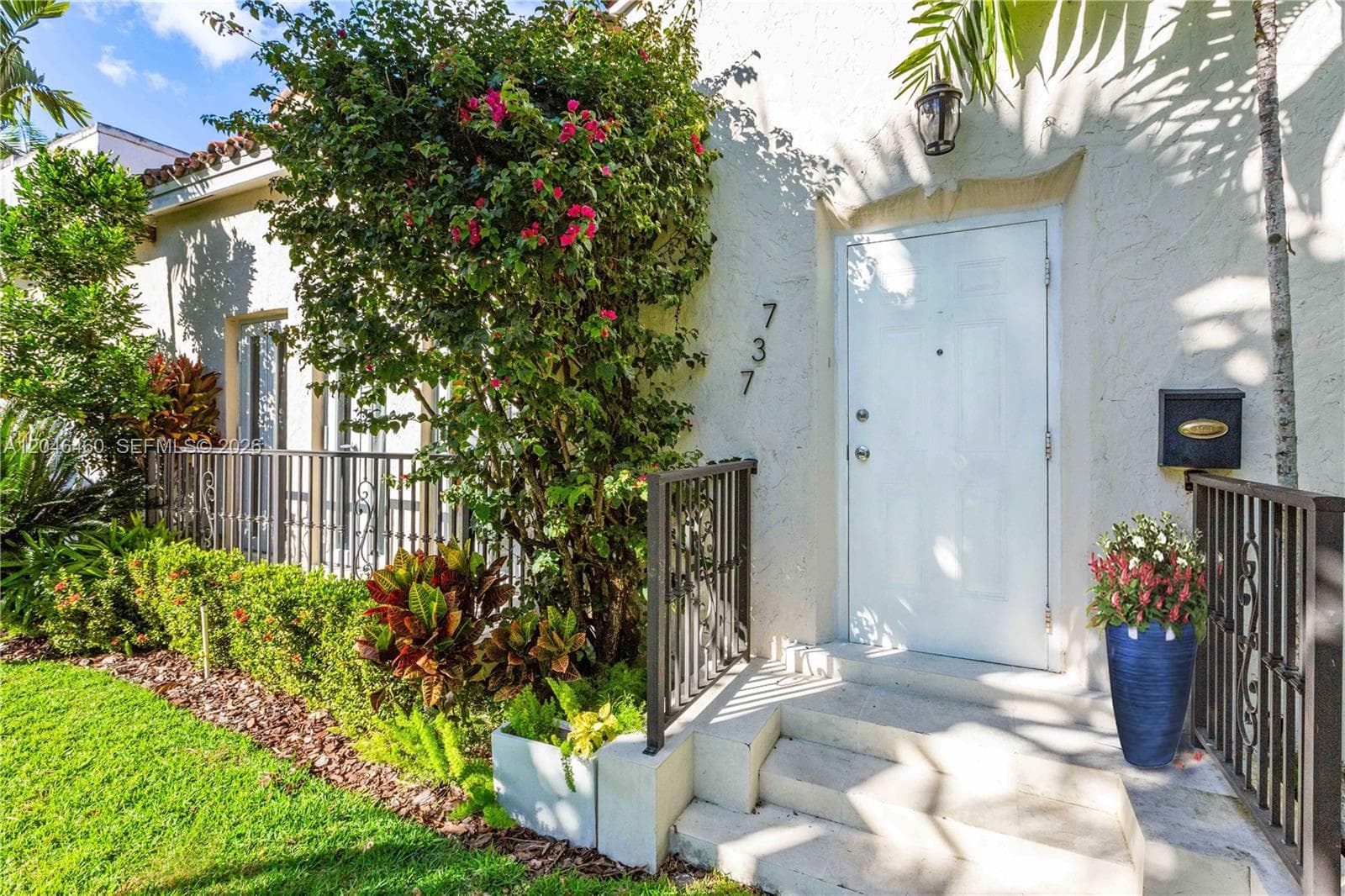 737 Alhambra Cir, Coral Gables FL 33134