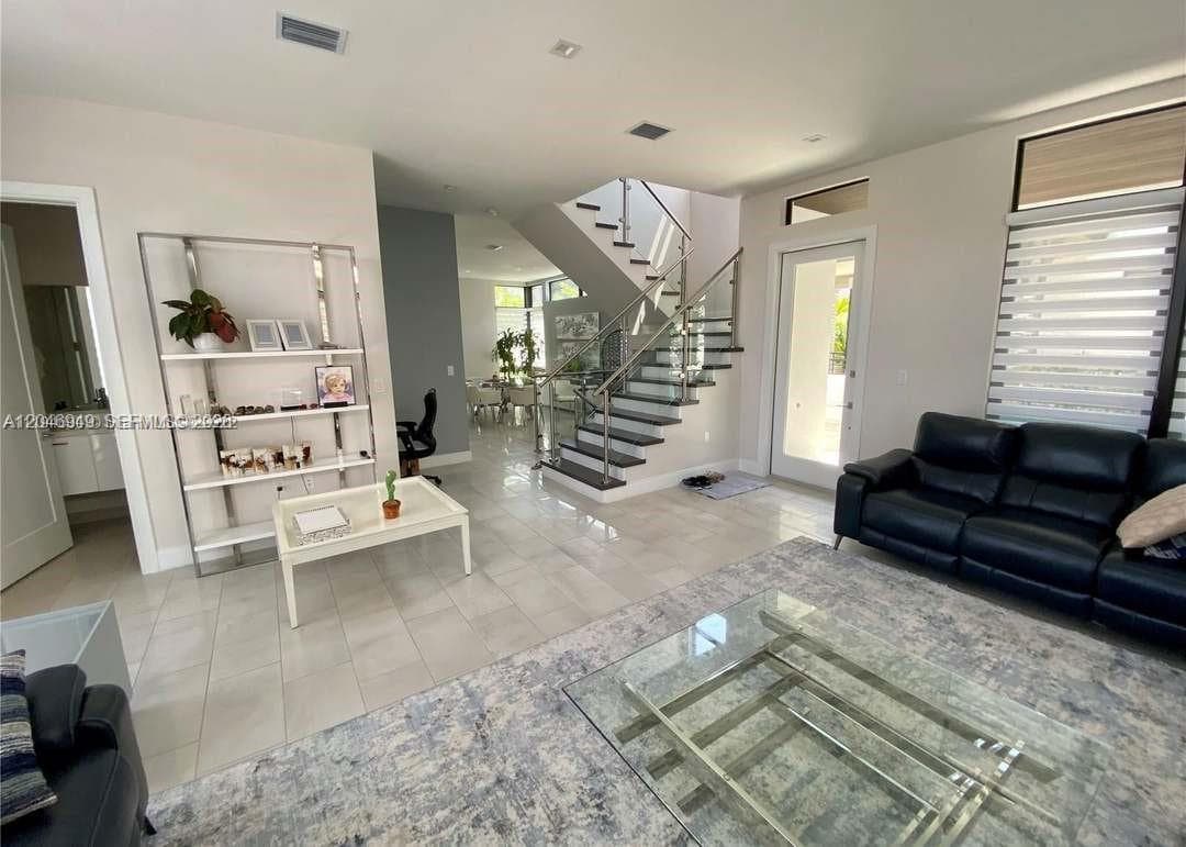 8256 NW 48th ter, Doral FL 33166