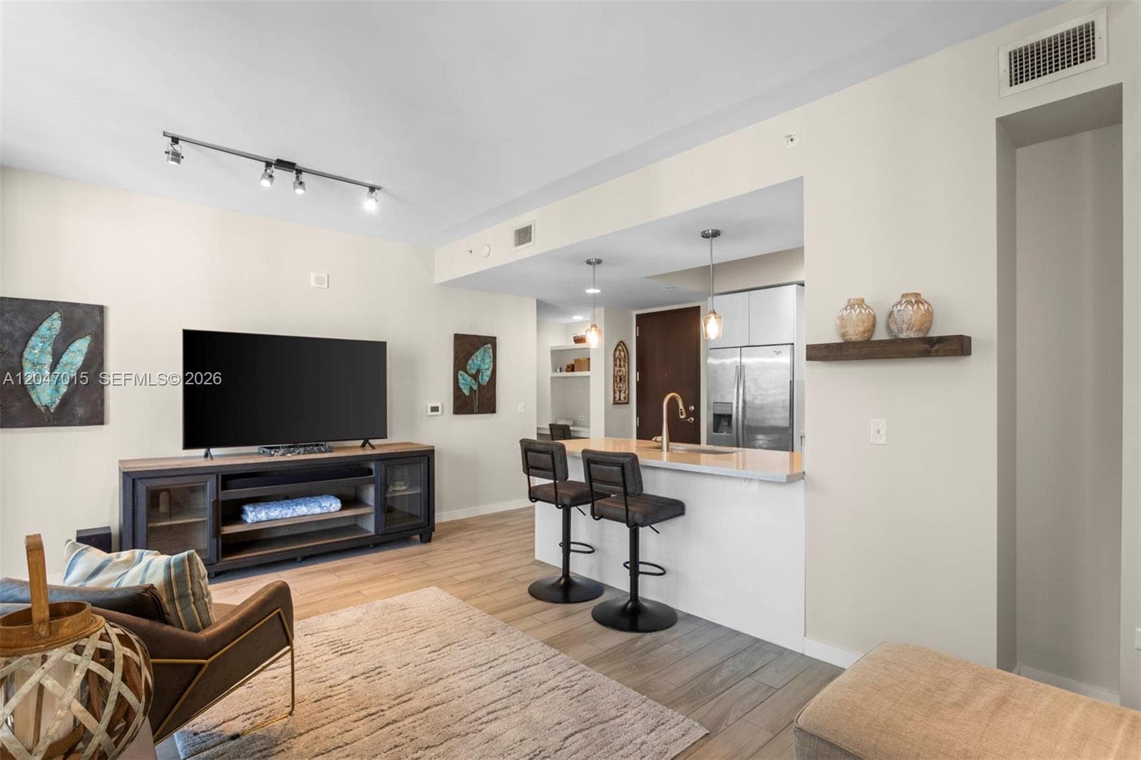 999 SW 1st Ave # 2015, Miami FL 33130
