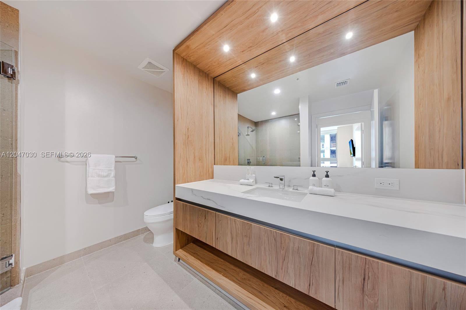 11 NE 6th St # 2903, Miami FL 33132