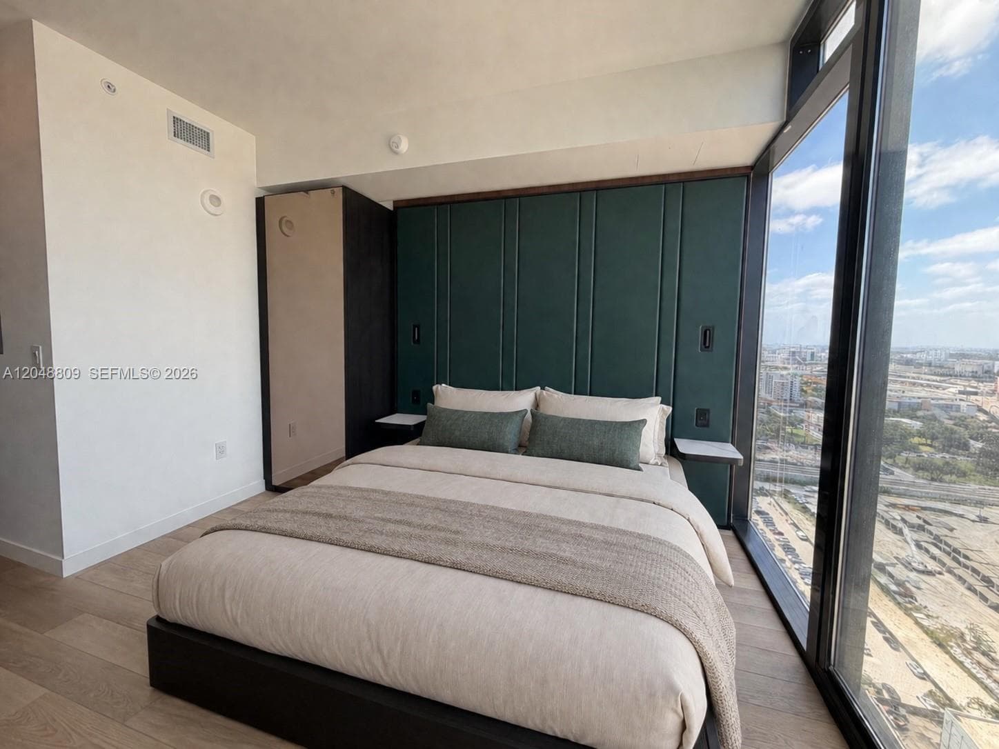 20 NE 11th # 2703B, Miami FL 33132
