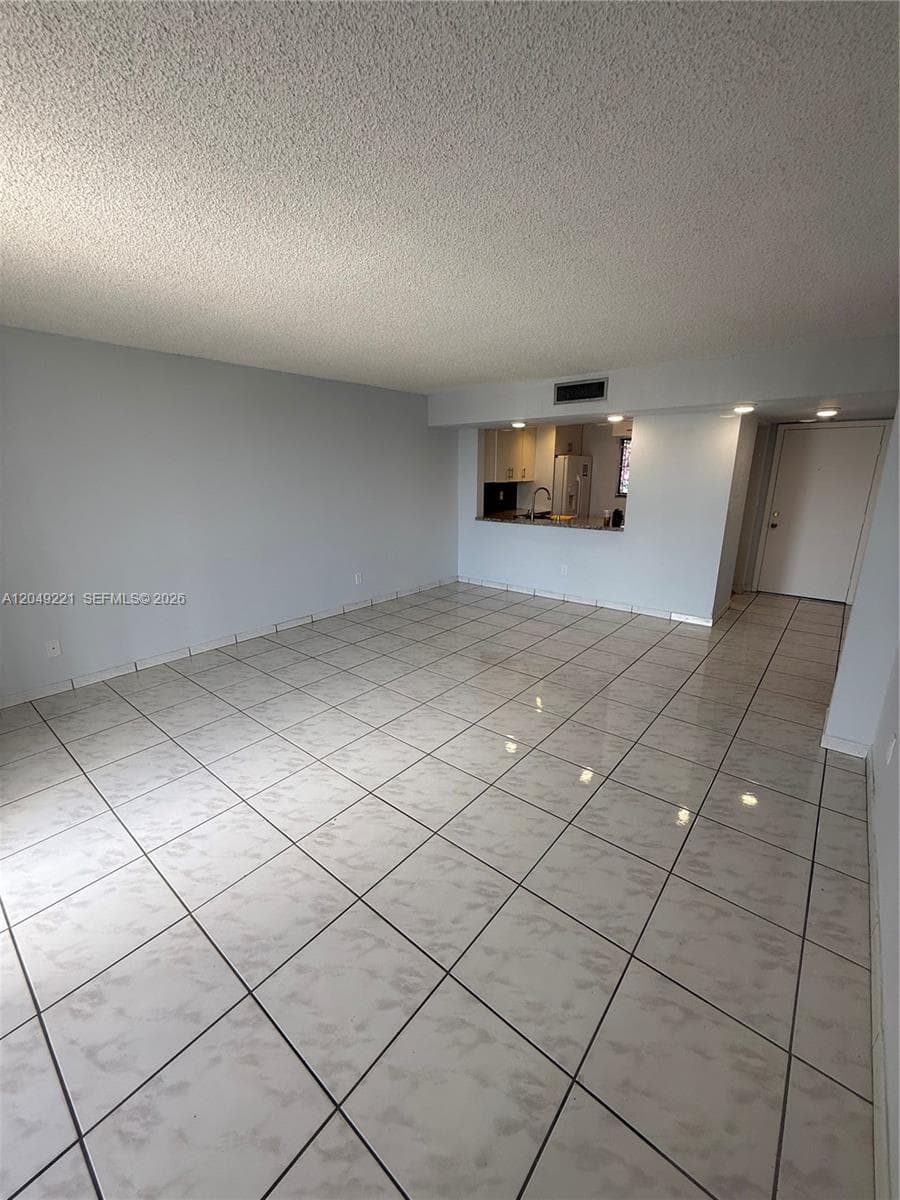 8625 NW 8th St # 420, Miami FL 33126