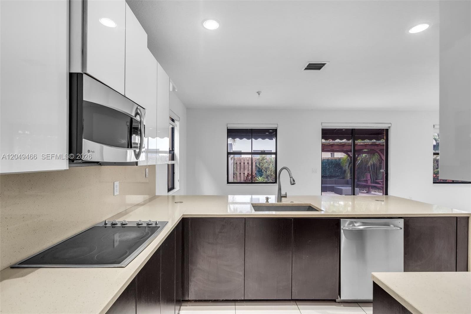 8850 NW 99th Path, Doral FL 33178