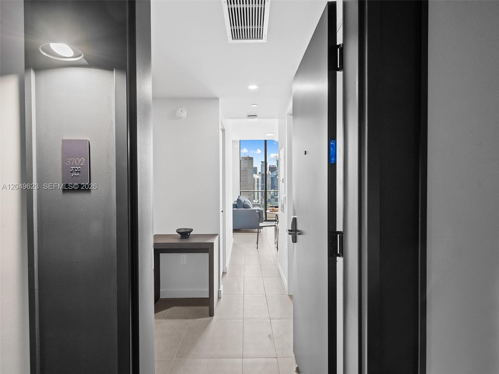 121 NE 5th St # 3703, Miami FL 33132