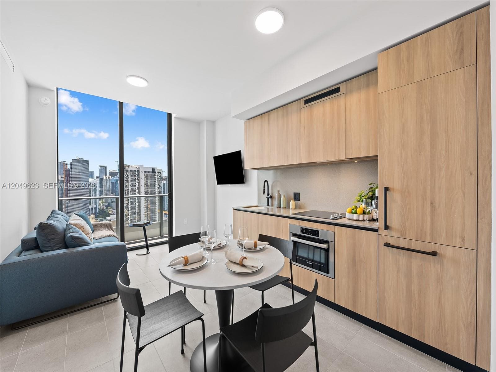 121 NE 5th St # 3703, Miami FL 33132