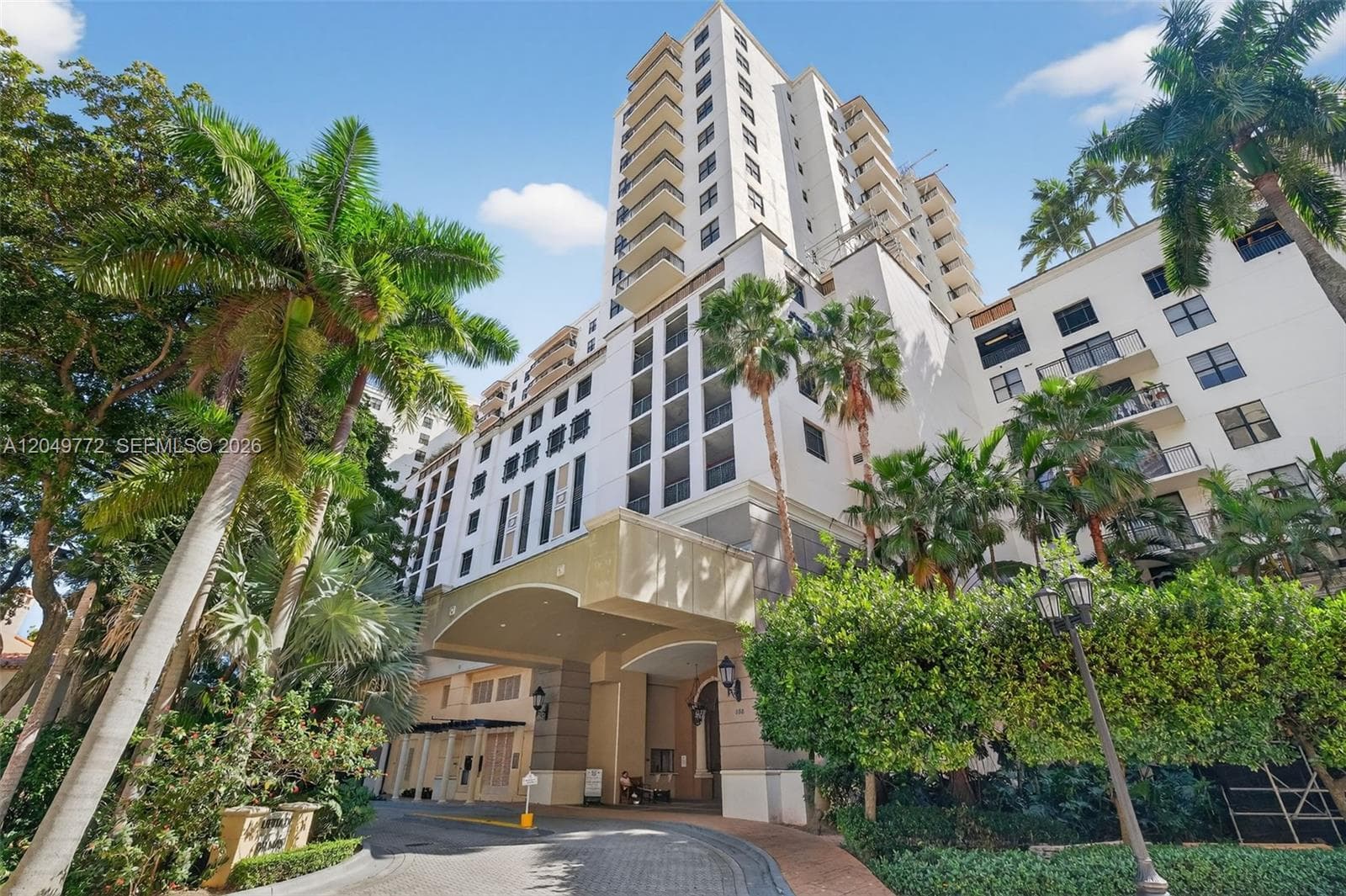 888 Douglas # 806, Coral Gables FL 33134