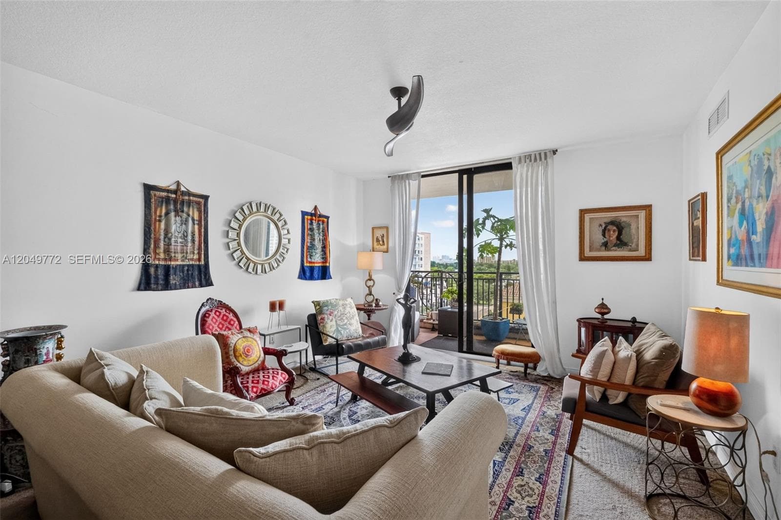 888 Douglas # 806, Coral Gables FL 33134