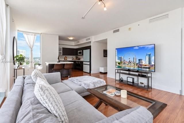90 SW 3rd St # 2113, Miami FL 33130