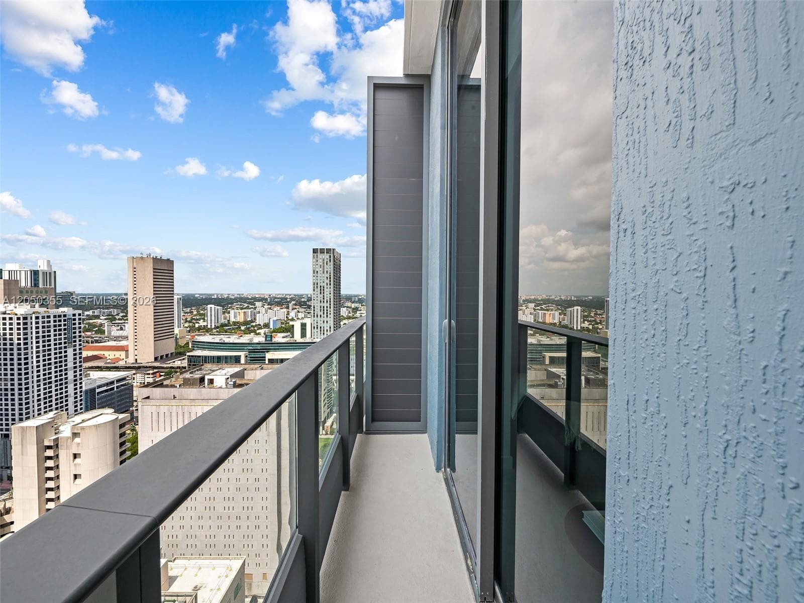 121 NE 5th St # 3704, Miami FL 33132