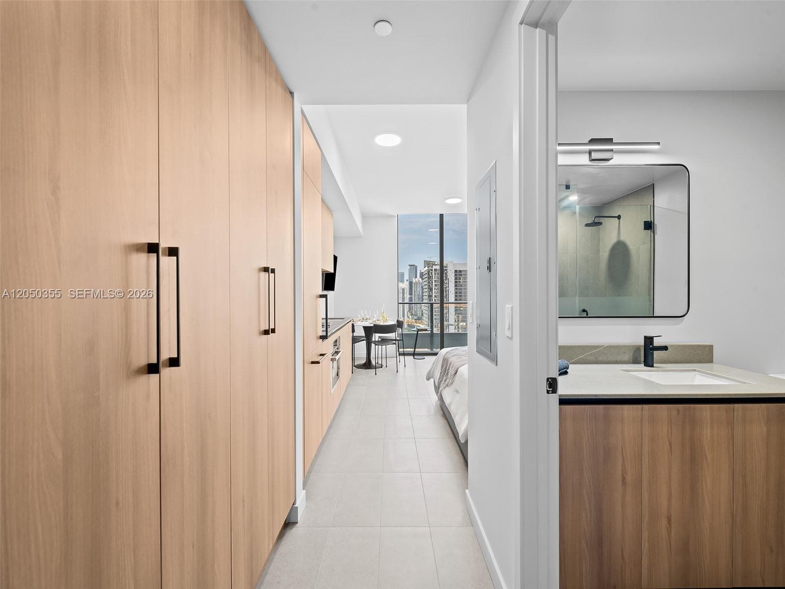 121 NE 5th St # 3704, Miami FL 33132