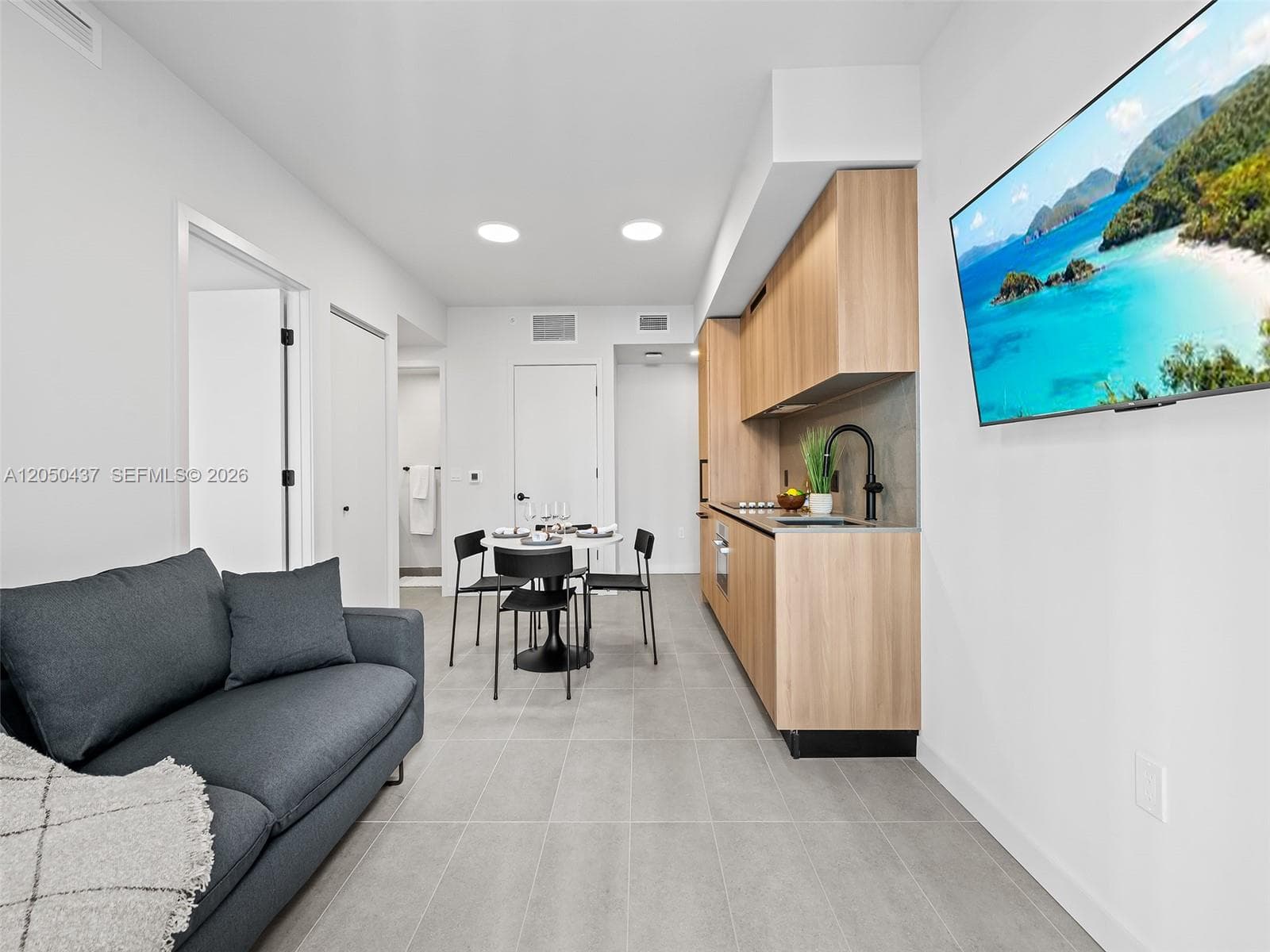 121 NE 5th St # 3706, Miami FL 33132