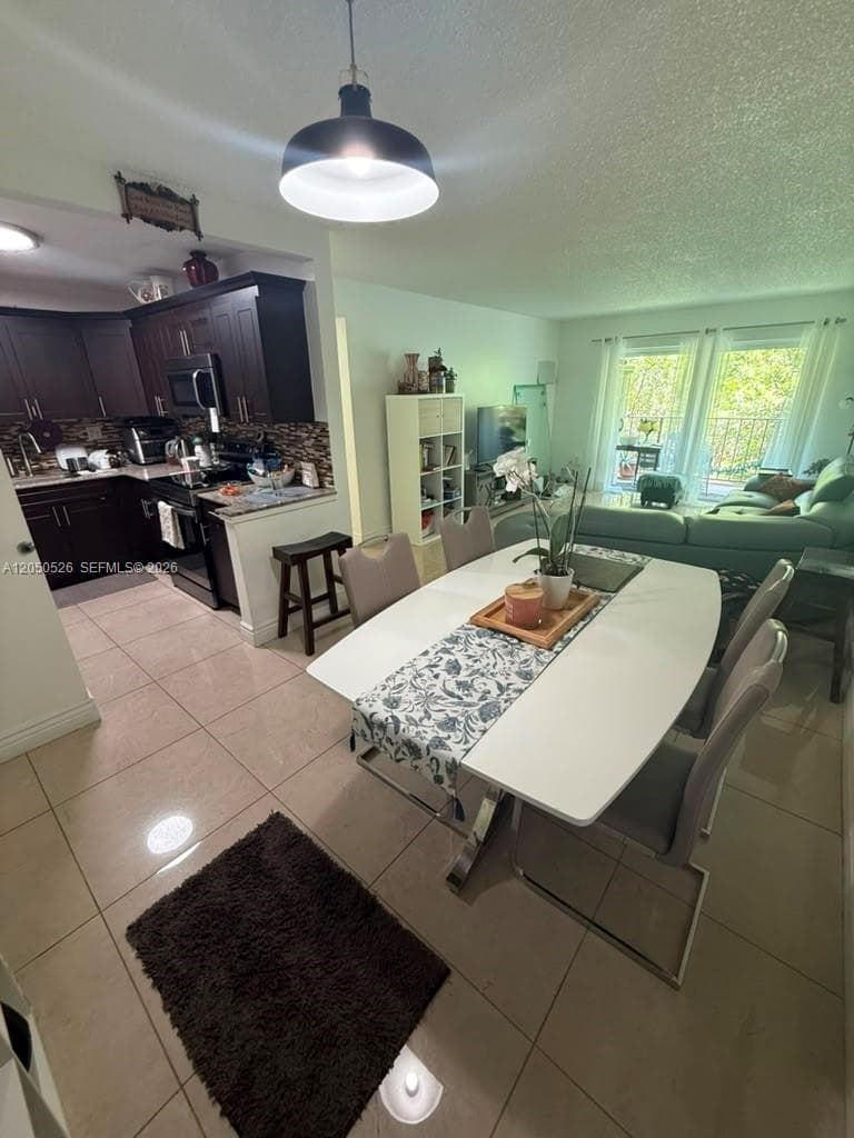 9405 W Flagler St # 212D, Miami FL 33174