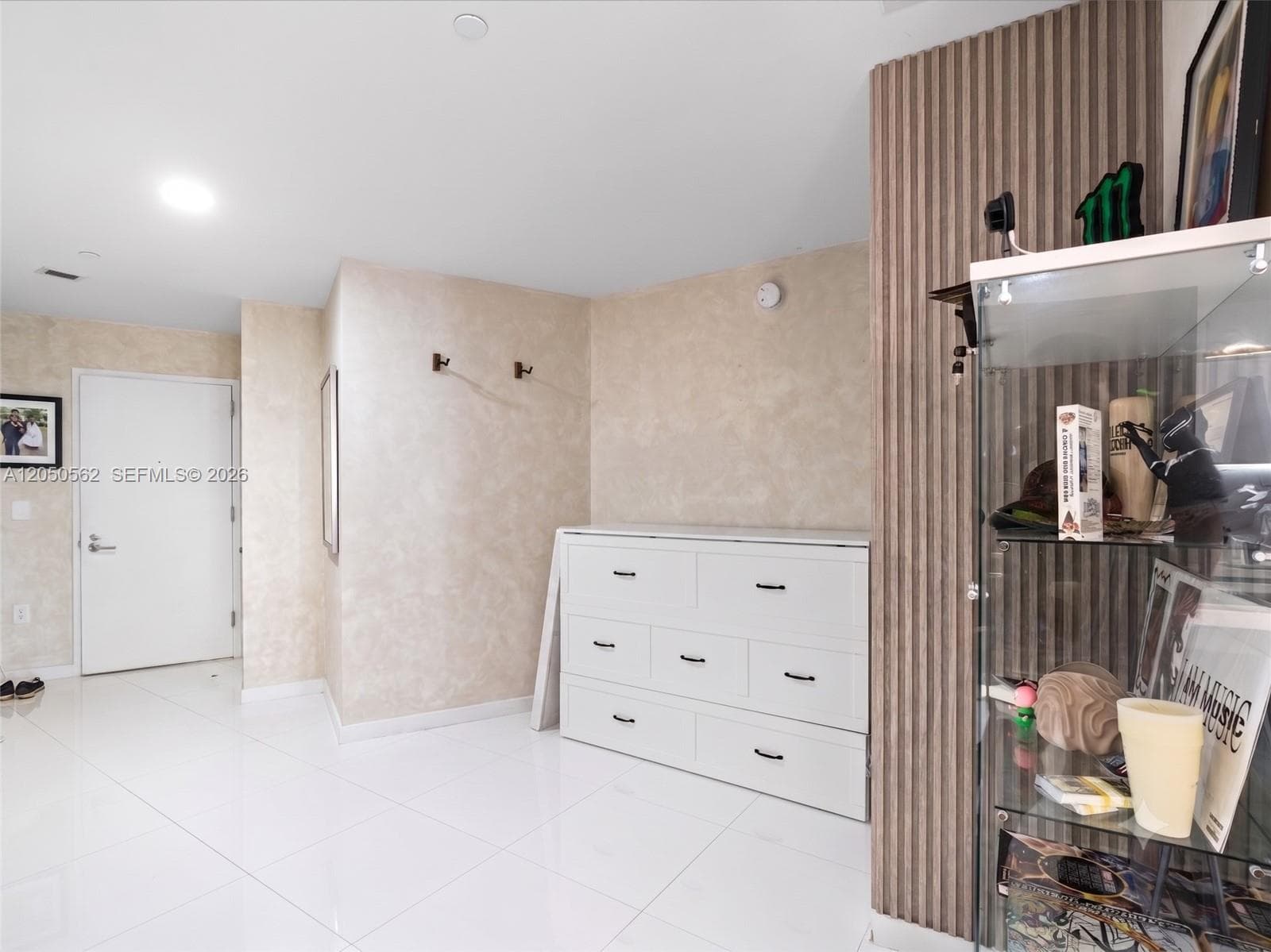 851 NE 1st Ave # 3000, Miami FL 33132