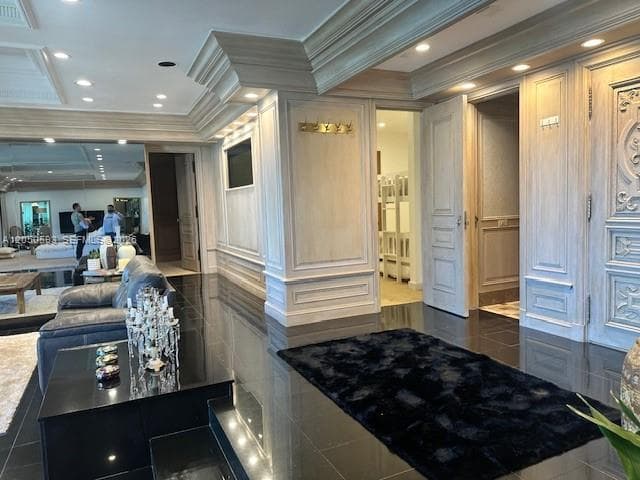 11111 Biscayne Blvd, Miami FL 33181