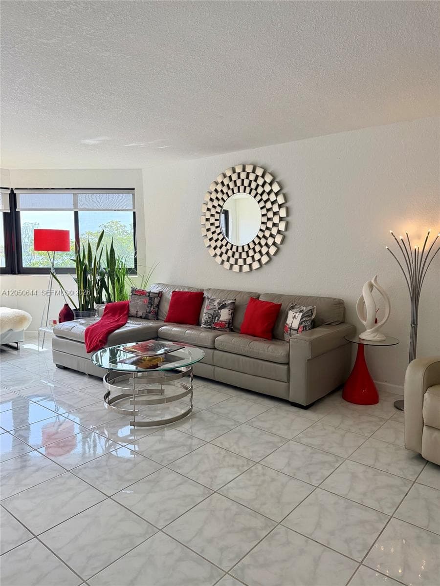 20850 San Simeon Way # 5, Miami FL 33179