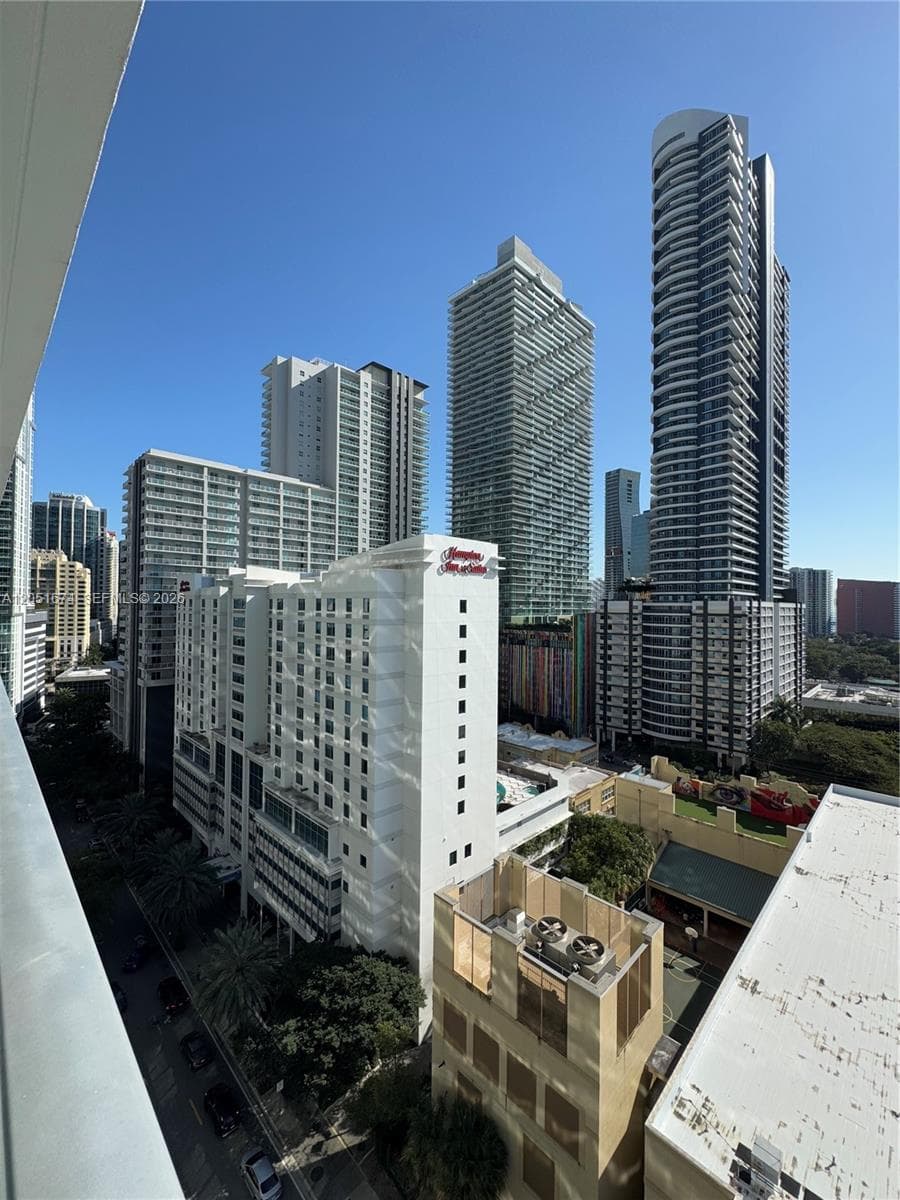 79 SW 12th St, Miami FL 33130