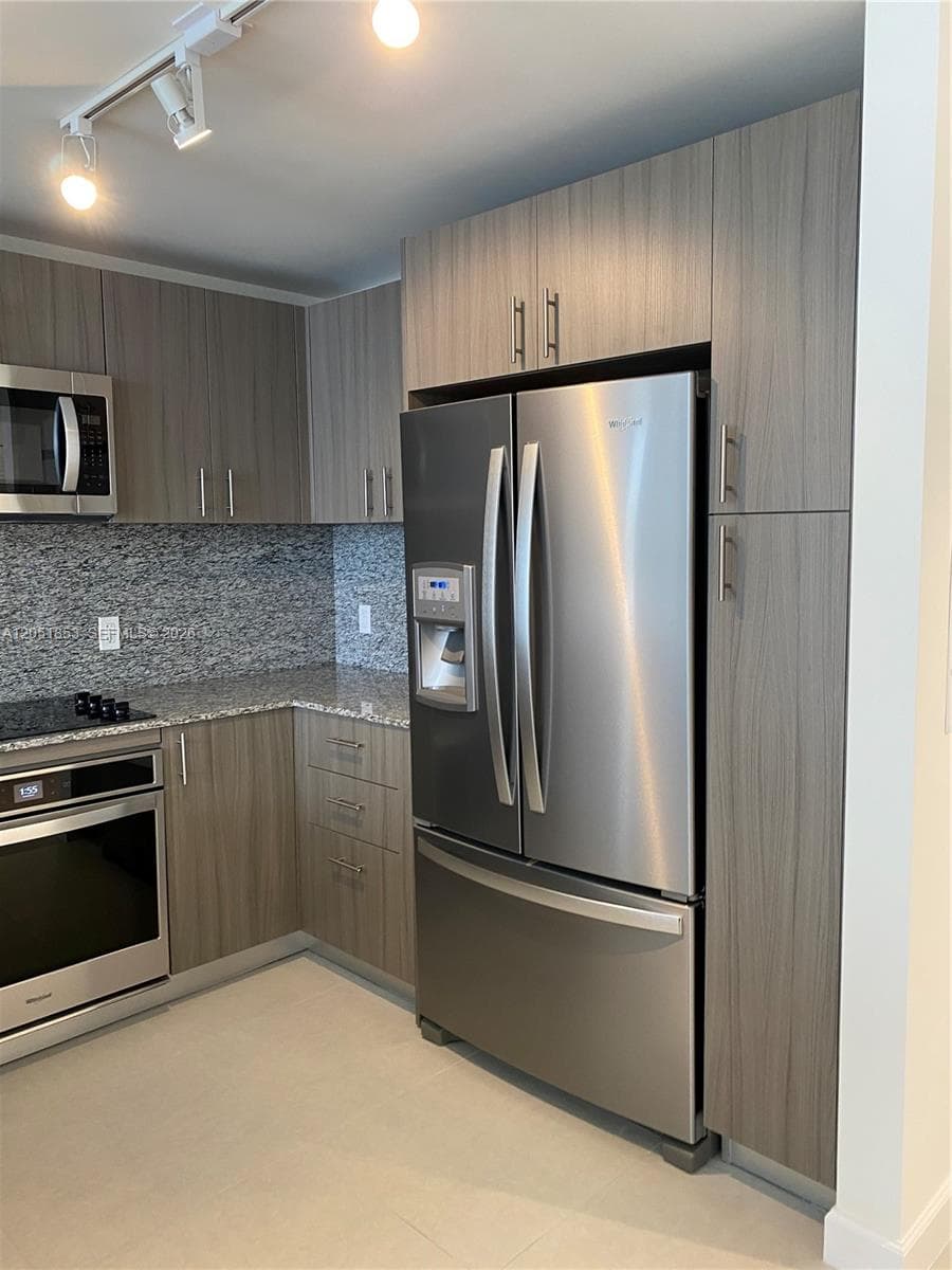 5350 NW 84th Ave # 706, Doral FL 33166