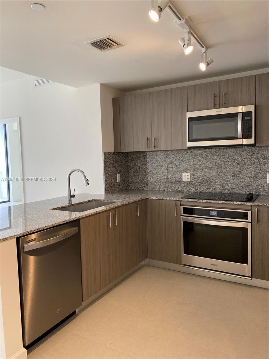 5350 NW 84th Ave # 706, Doral FL 33166