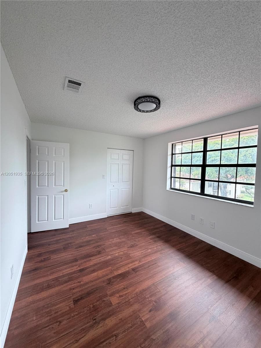 9850 Hammocks Blvd # 107, Miami FL 33196