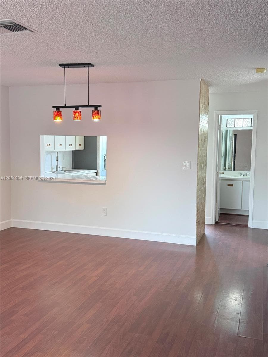9850 Hammocks Blvd # 107, Miami FL 33196