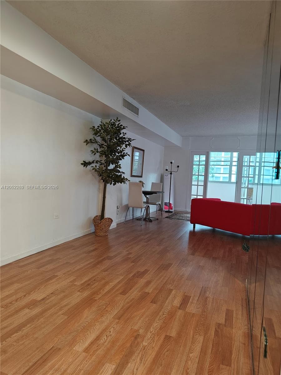 825 Brickell Bay Dr # 350, Miami FL 33131