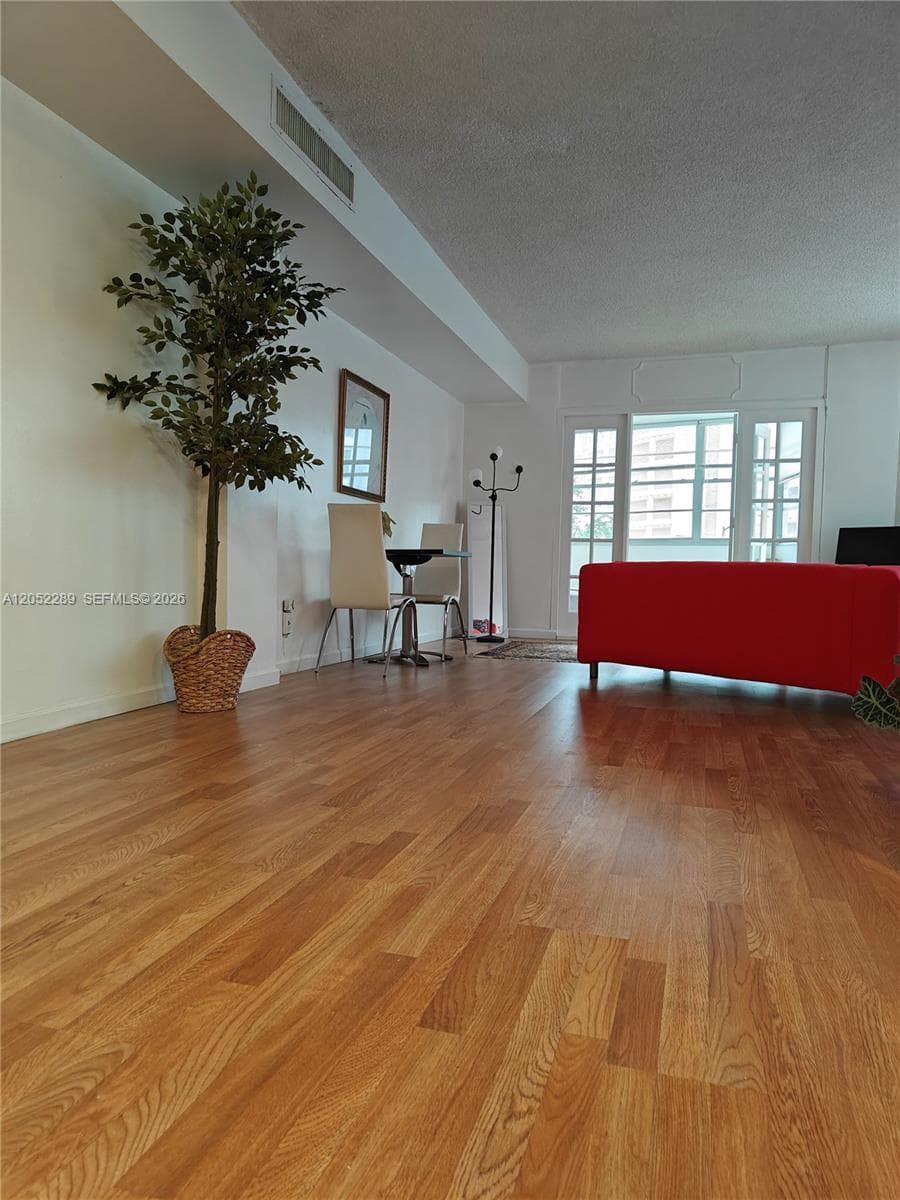 825 Brickell Bay Dr # 350, Miami FL 33131