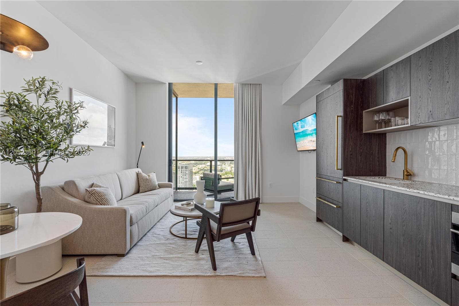 159 NE 6th St # 5103, Miami FL 33132