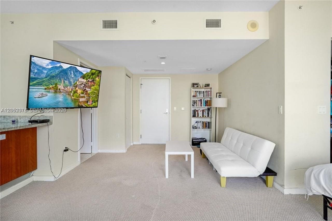 185 SW 7th St # 3100, Miami FL 33130