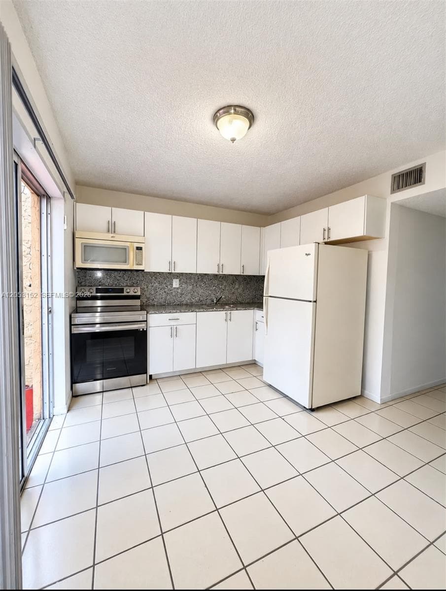 8261 NW 5th Terr # 329, Miami FL 33126