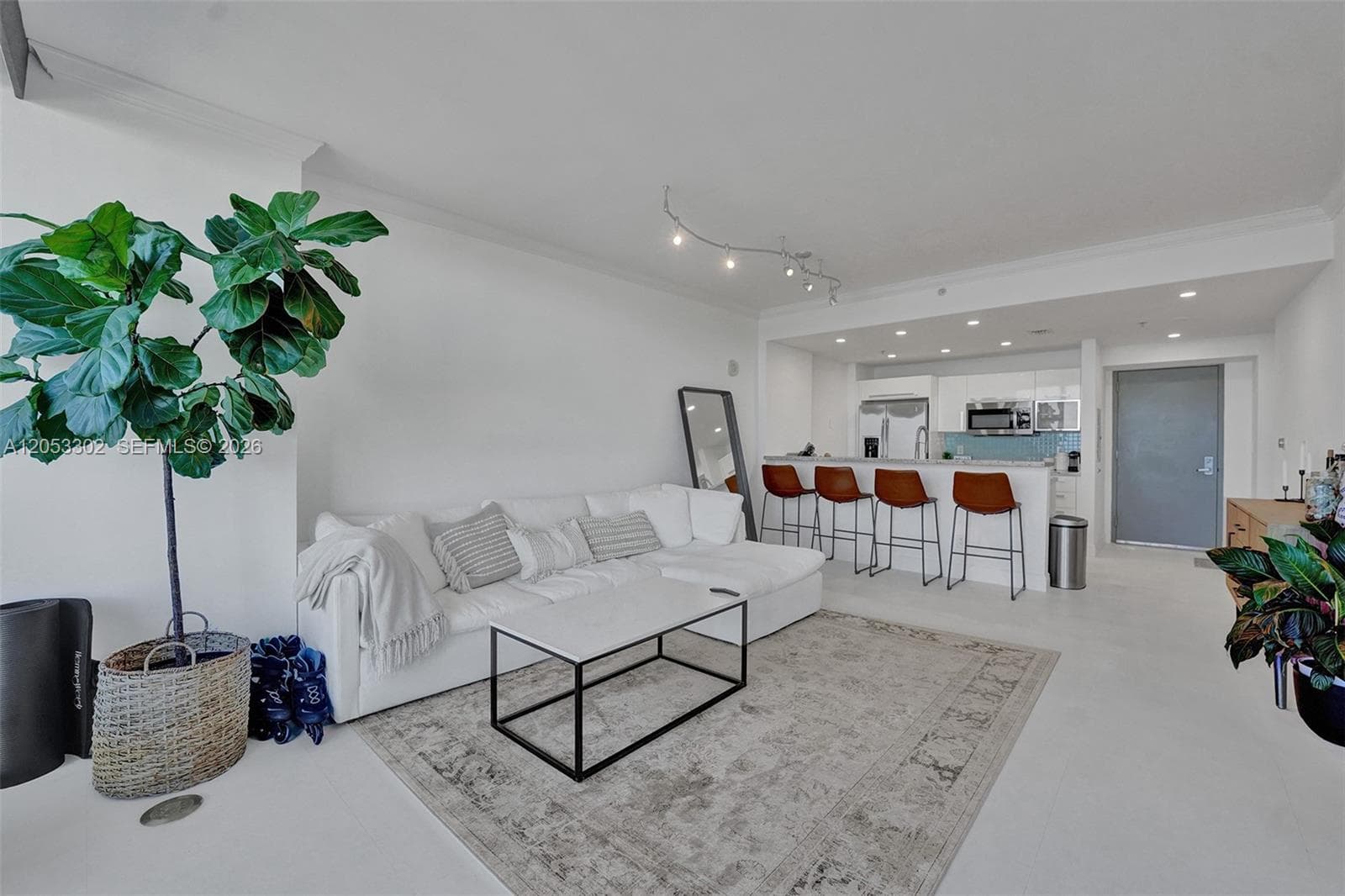601 NE 36th St # 811, Miami FL 33137