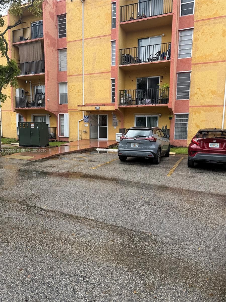 4705 NW 7th St # 7, Miami FL 33126