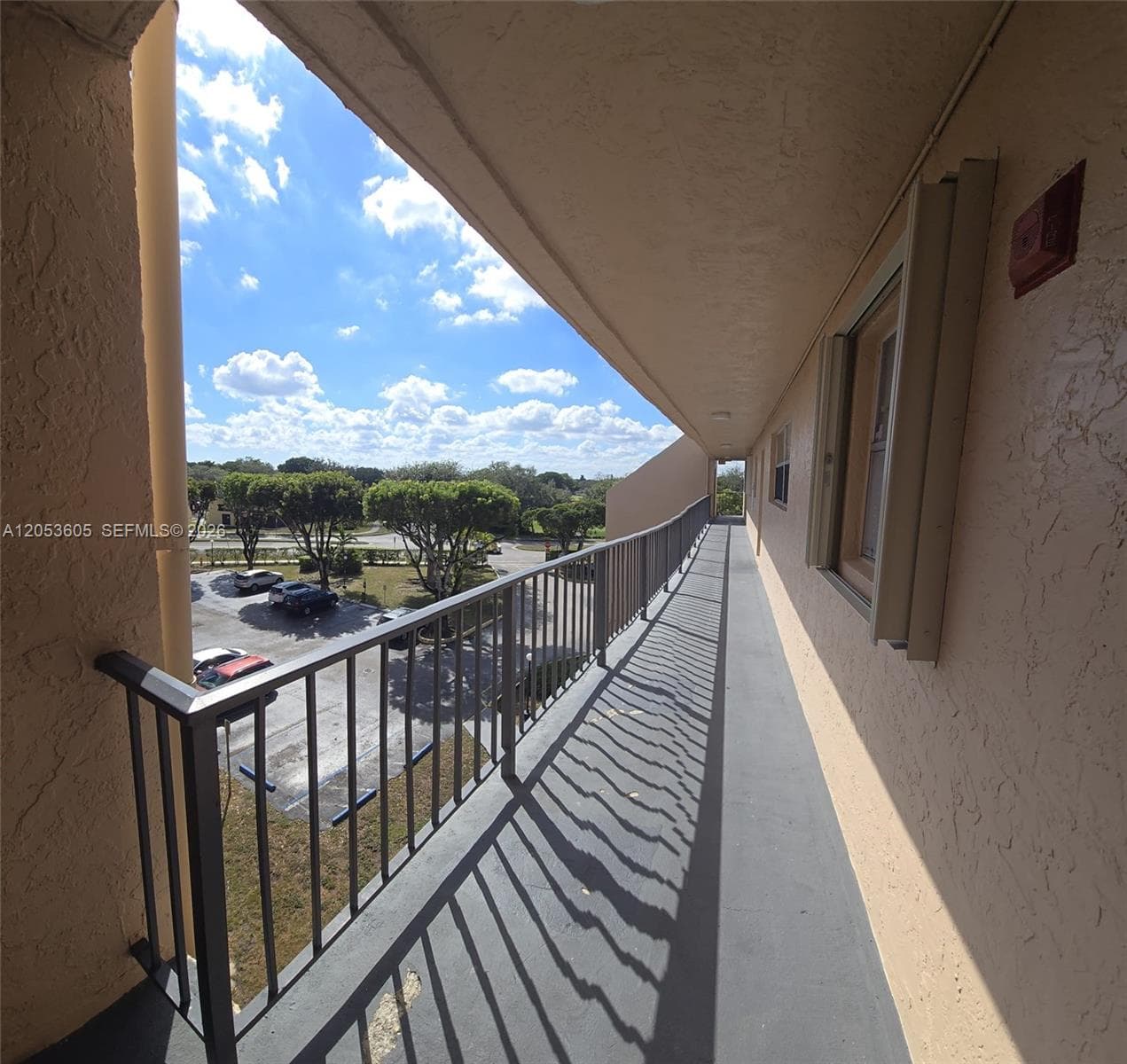 13707 Kendale Lakes Cir, Miami FL 33183