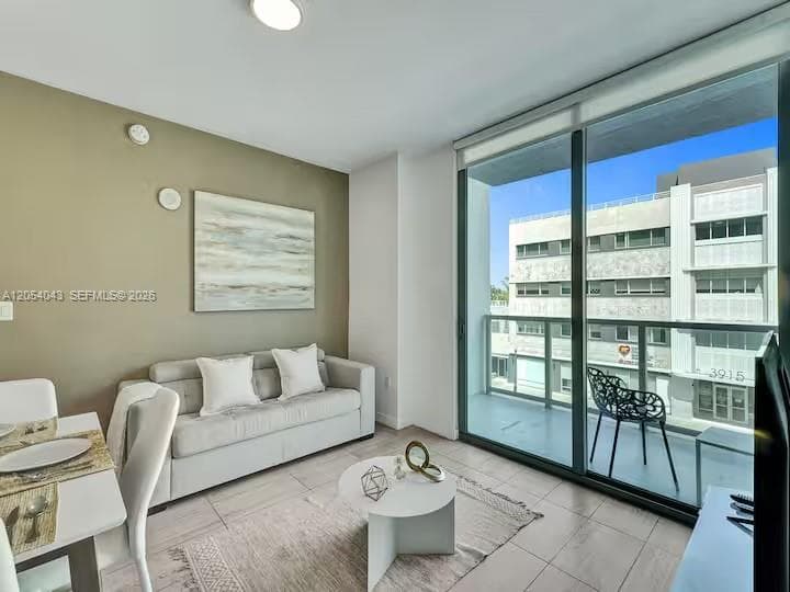 3900 Biscayne Blvd # 216, Miami FL 33137