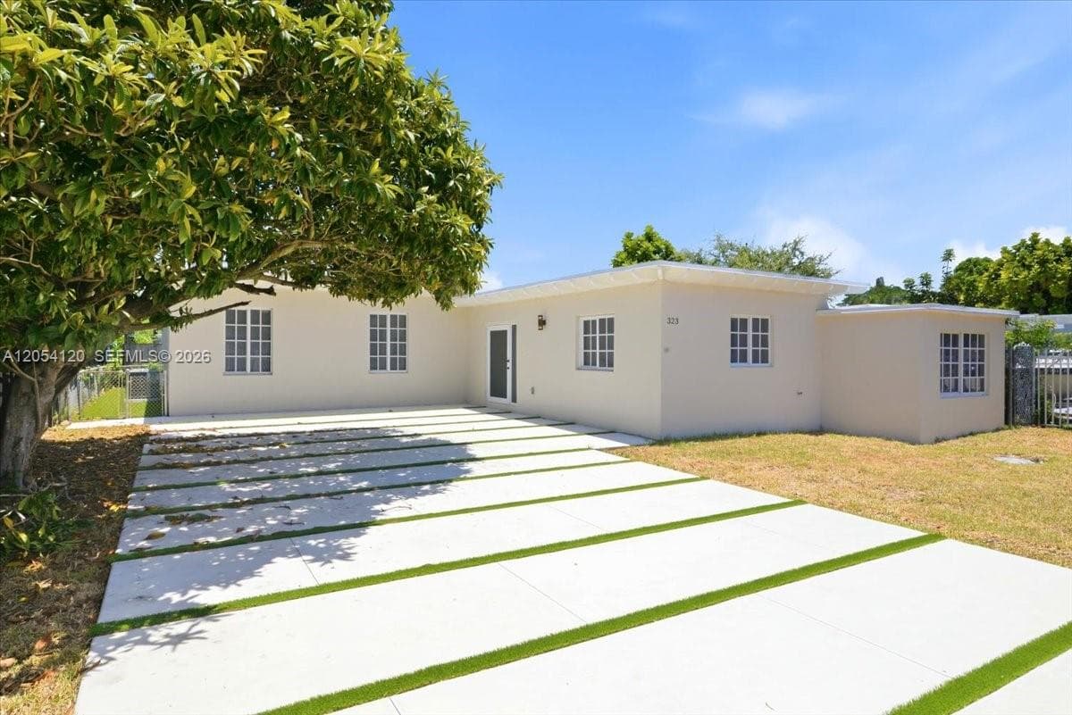 323 NW 104th Ter, Miami FL 33150