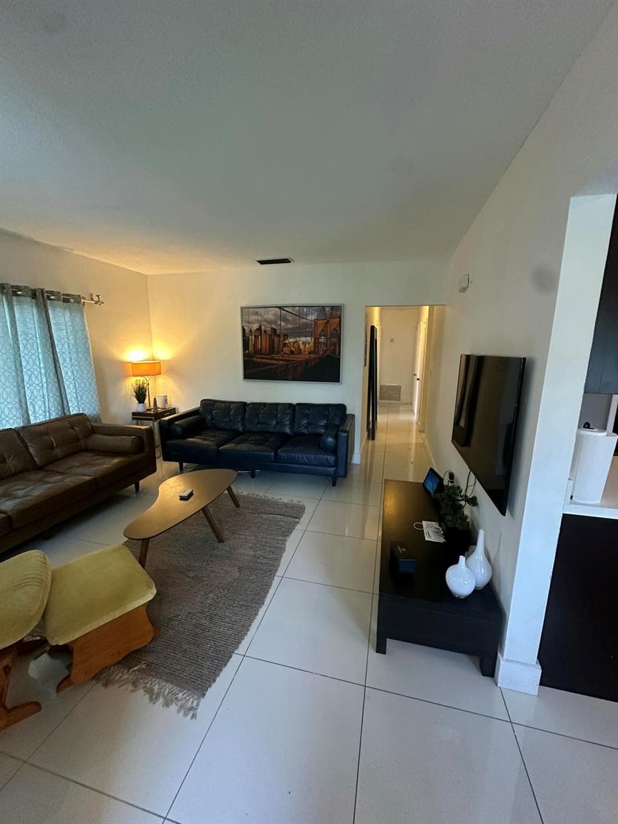 11150 Peachtree Drive, Miami FL 33161