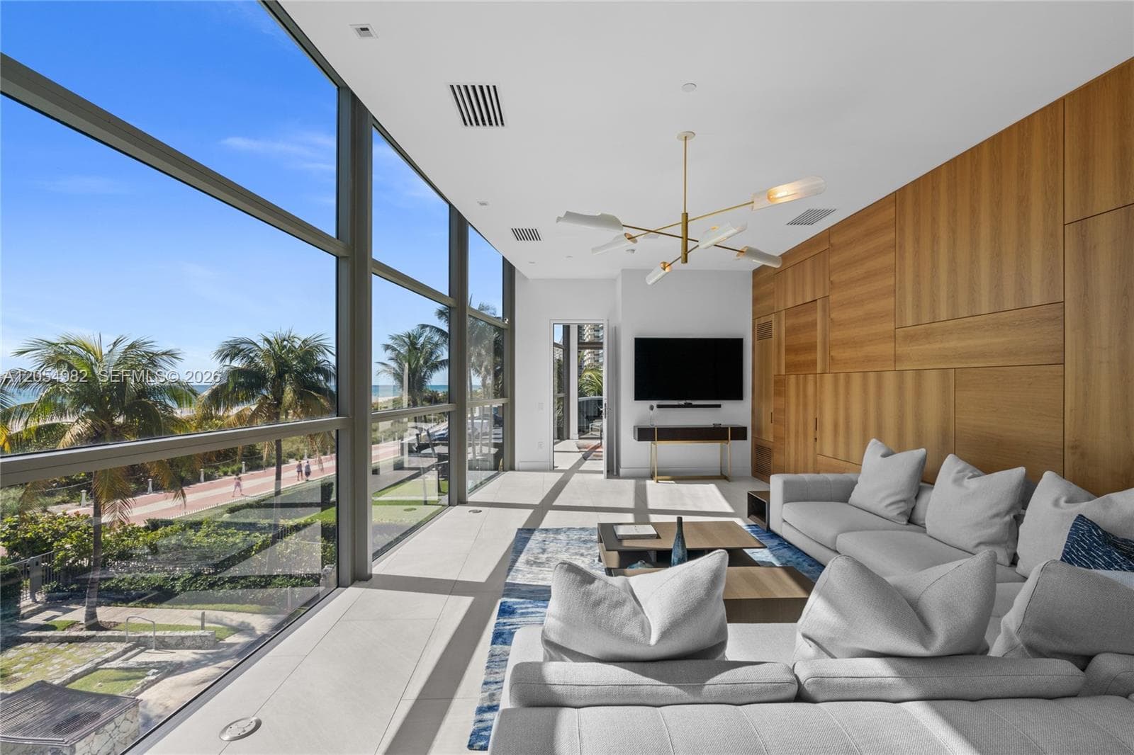 5875 Collins Ave # 401, Miami Beach FL 33140