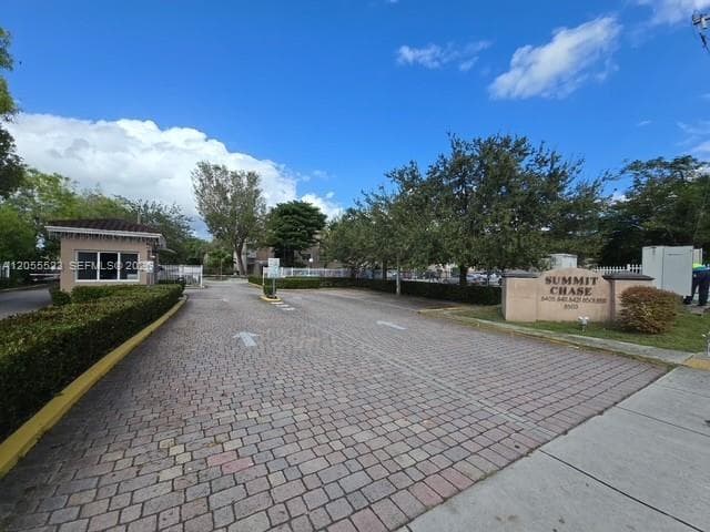 8405 NW 8th St # 201, Miami FL 33126
