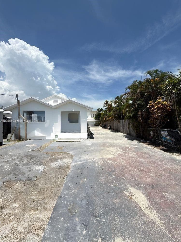 2235 SW 15th St, Miami FL 33145
