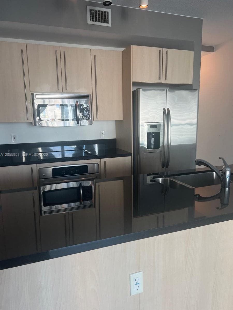 79 SW 12th St, Miami FL 33130