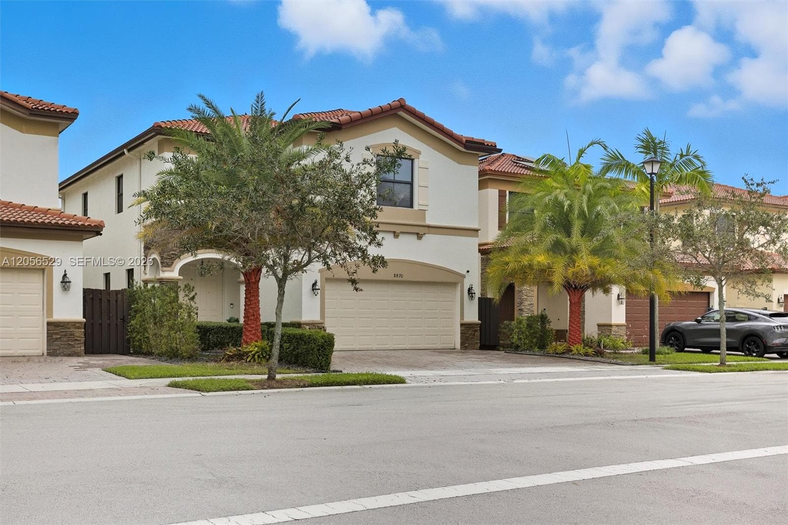 8870 NW 99th Path, Doral FL 33178