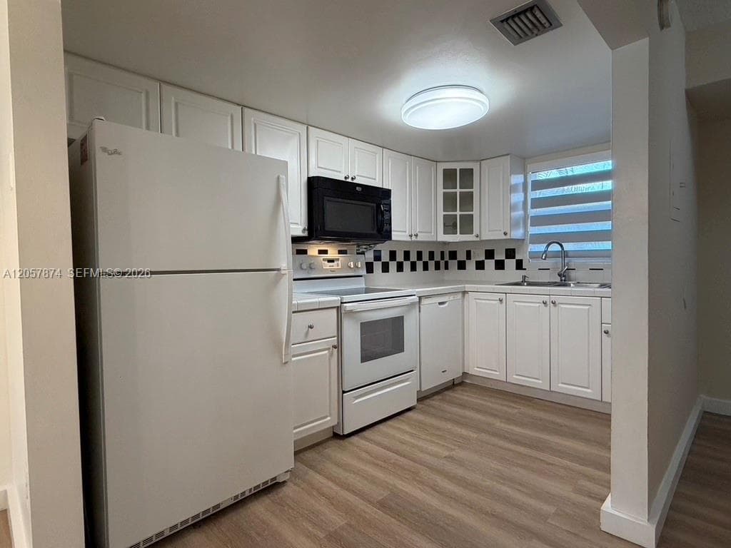 30 NW 87th Ave # C201, Miami FL 33172