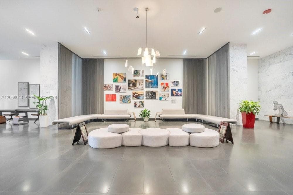 1600 NE 1st Ave # 2811, Miami FL 33132