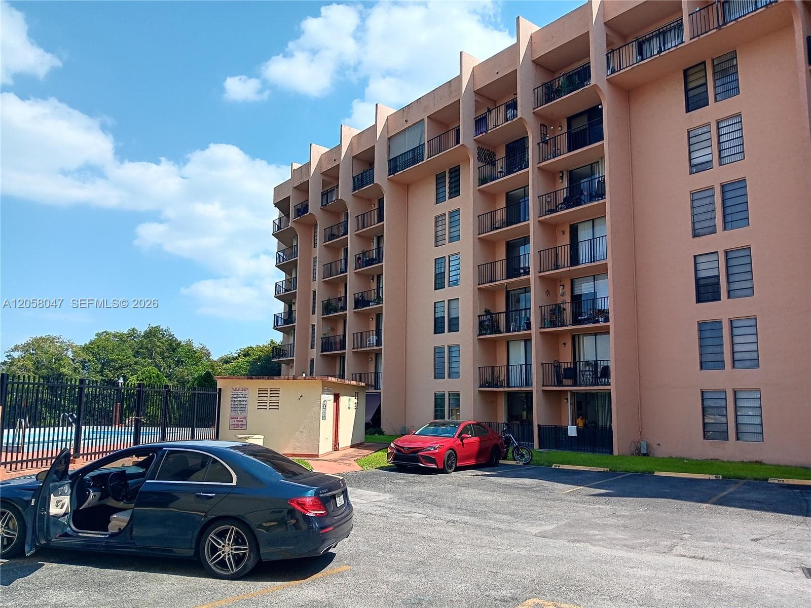 9688 Fontainebleau Blvd # 502, Miami FL 33172