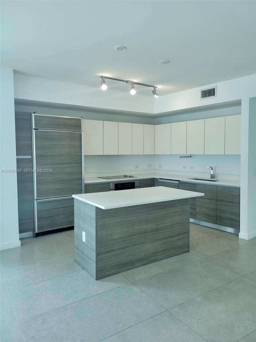 1100 S Miami Ave # 2001, Miami FL 33130